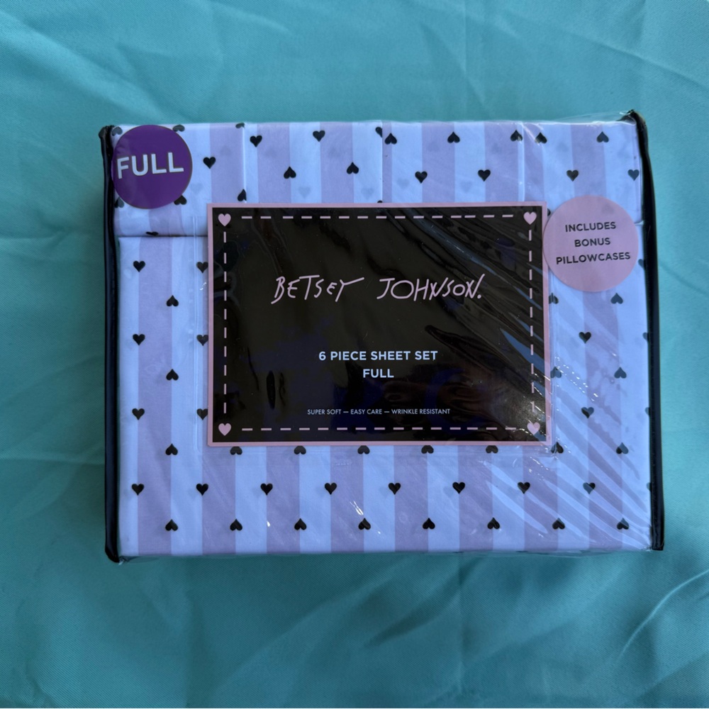 Betsey Johnson Black Heart Microfiber Sheet Set Full Size